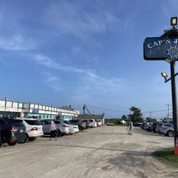 Cap'n Jack's Restaurant - Front of restaurant- parking
