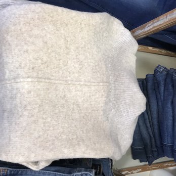 Emilie B's - Women's Clothing Near Me - Frankenmuth, Michigan