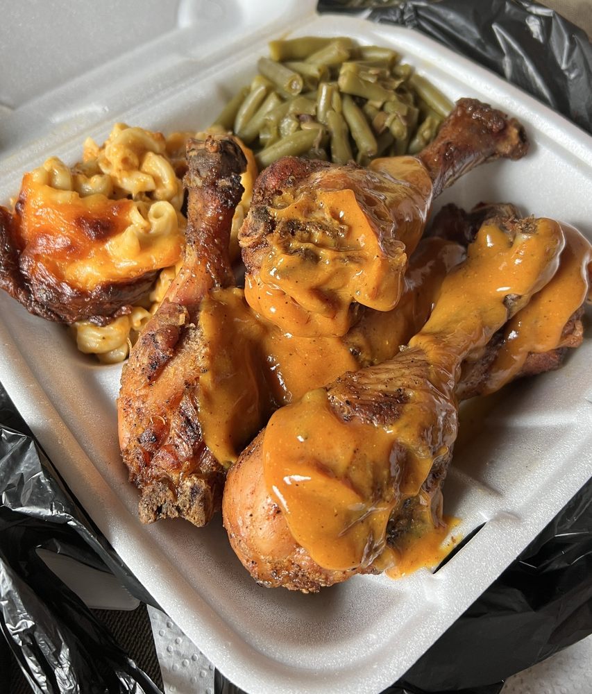 Munchie's BBQ & Subs