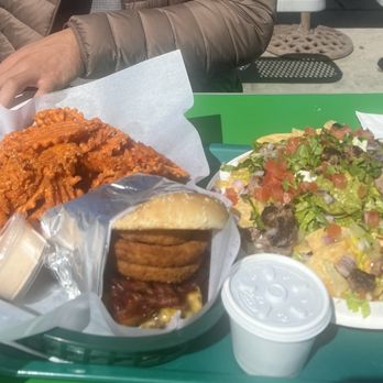 Burger Barn - Western bacon cheese burger with sweet potato fries and carne asada nachos! - Burgers Near Me - Bridgeport, California Burger Barn - Western bacon cheese burger with sweet potato fries and carne asada nachos! - Burgers Near Me - Bridgeport, California