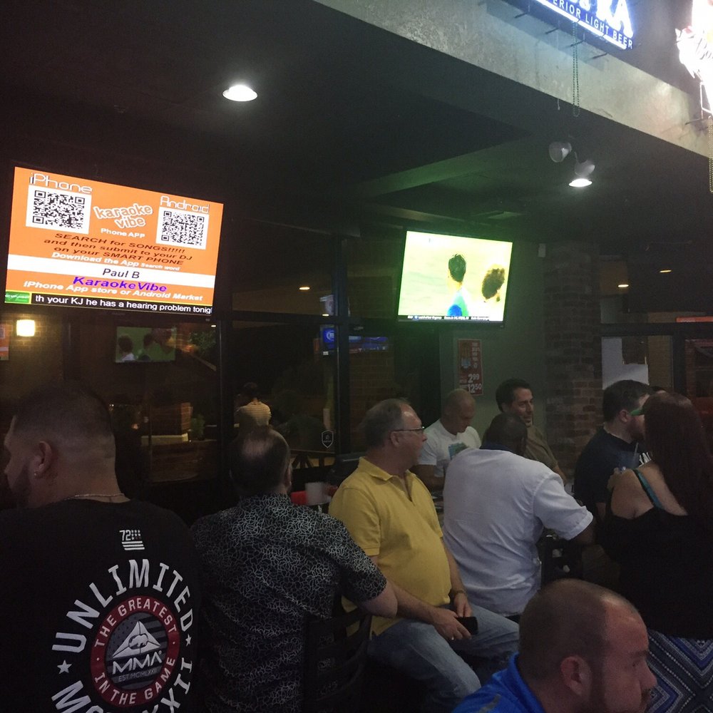 Maacs Grill - Burgers Near Me - Irving, Texas
