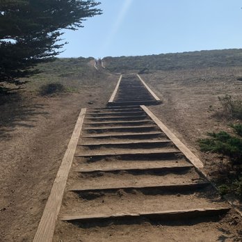 Mori Point - Stairs leading to outlook point where you can see the beach - Hiking Near Me - Pacifica, California Mori Point - Stairs leading to outlook point where you can see the beach - Hiking Near Me - Pacifica, California