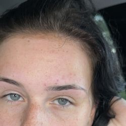 Em Me Nail Bar - Eyebrows !