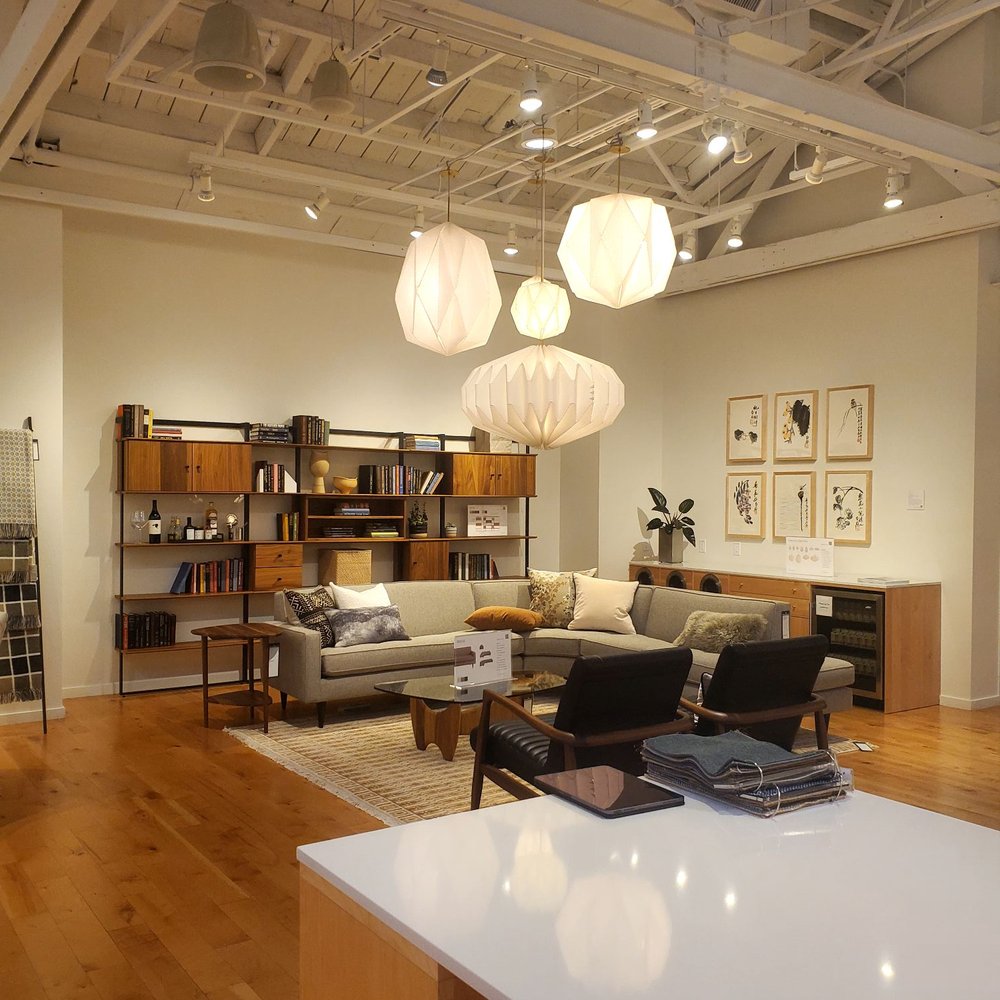 Callan Chair: Elegance from Every Angle, image size:1000x1000