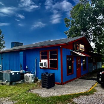 B & K Bar B Que - a blue building with red trim - Barbeque Near Me - Clanton, Alabama