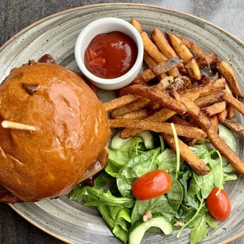 Union Kitchen - House Burger - American Near Me - West Hartford, Connecticut Union Kitchen - House Burger - American Near Me - West Hartford, Connecticut