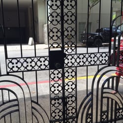 Strode Montessori - Entrance iron gate from Bethel at