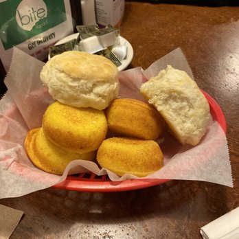 Southern Fried Green Tomatoes - Cornbread and biscuits - Southern Near Me - Greenville, South Carolina Southern Fried Green Tomatoes - Cornbread and biscuits - Southern Near Me - Greenville, South Carolina