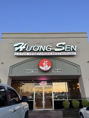 Huong Sen by null