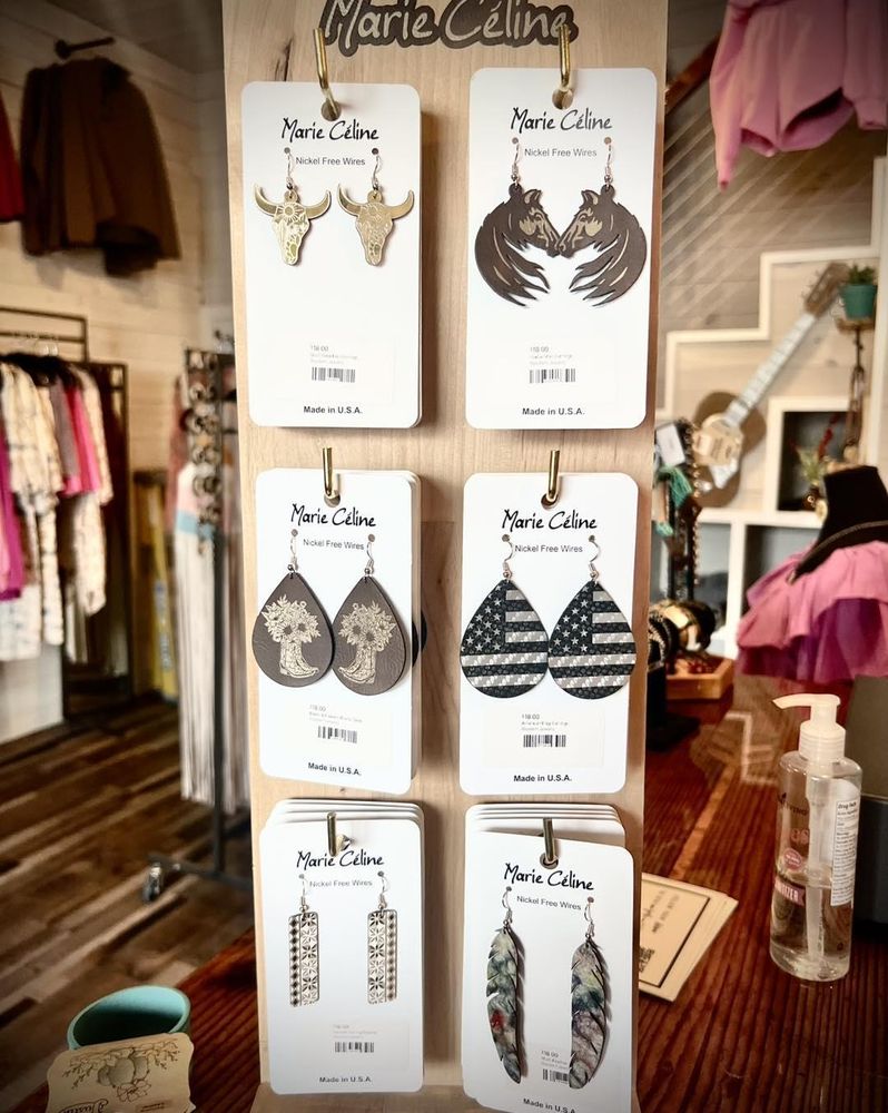 Follow Your Arrow Salon & Tanning Logo