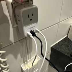 Novotel Erlangen - Had to use the bathroom for all charging due to the size of in room outlets