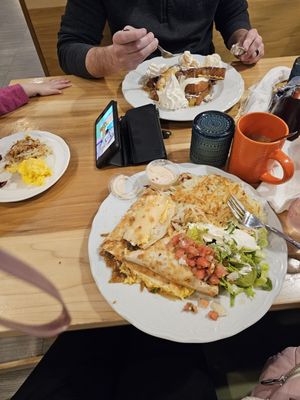 Avgo Breakfast and Lunch by null