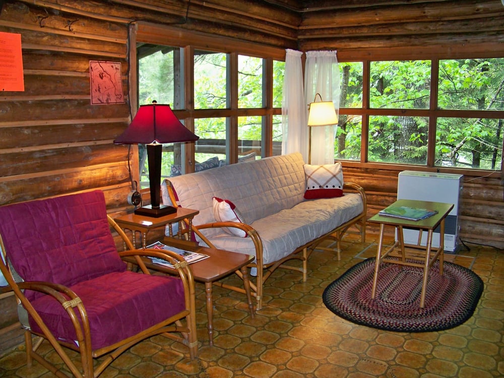 ROBINSON’S COTTAGES Updated July 2024 143 Photos 253 King St