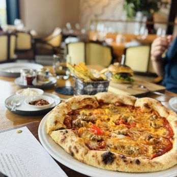 Truss Restaurant & Bar - New American Near Me - Calistoga, California