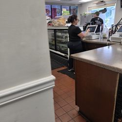 Paulie G's Deli and Grill - Cashier