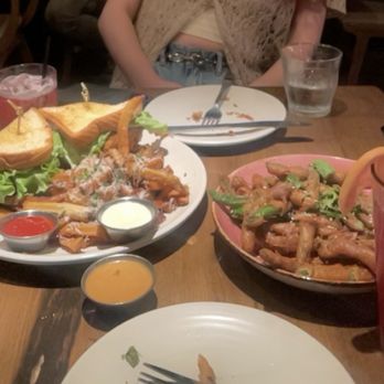 The Overpass Merchant - chicken club with truffle fries and green beans - Gastropubs Near Me - Baton Rouge, Louisiana The Overpass Merchant - chicken club with truffle fries and green beans - Gastropubs Near Me - Baton Rouge, Louisiana