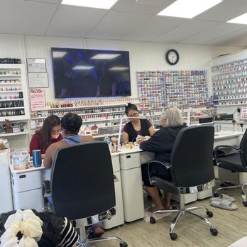 Moon Nails - Table where you get you manicure done. - Nail Salons Near Me - Ewa Beach, Hawaii