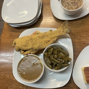 Shugs Comfort Food - Mae Mae's Whole Fried Catfish Dinner - Comfort Food Near Me - Bellevue, Nebraska Shugs Comfort Food - Mae Mae's Whole Fried Catfish Dinner - Comfort Food Near Me - Bellevue, Nebraska