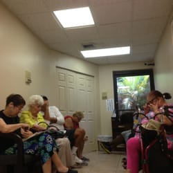 Steven G Mautner, DDS - People waiting....I sat on the floor. Good thing I love this dentist and have been coming for 15-20 years.