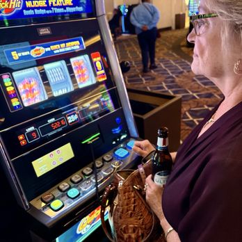 Caesars Virginia - A Caesars Rewards Destination - Mom just getting started. - Hotels Near Me - Danville, Virginia