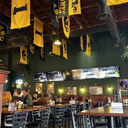 Vine Tavern & Eatery - Coralville