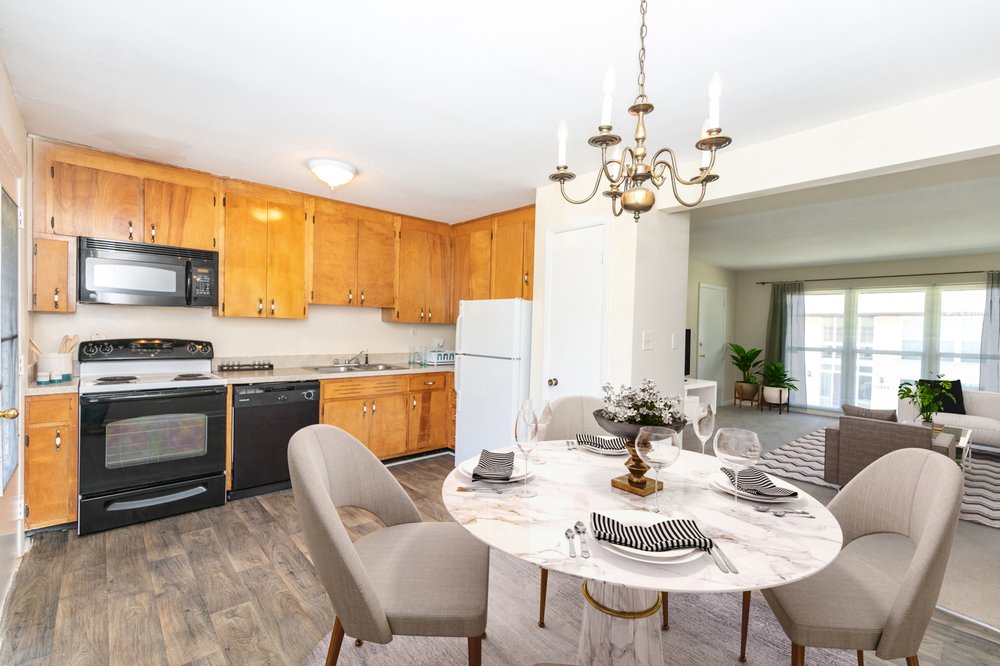 LULLWATER APARTMENTS Updated September 2024 14 Photos 1527 N