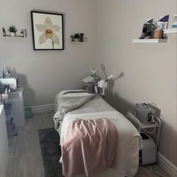 Flawless Skin & Body Boutique - The room