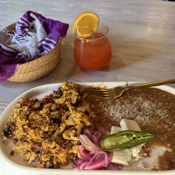 Quiero Brunch - Chorizo con huevos - Mexican Near Me - Temecula, California Quiero Brunch - Chorizo con huevos - Mexican Near Me - Temecula, California