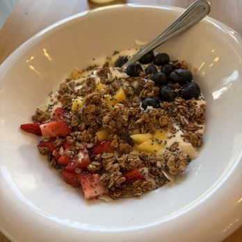 Foko - Yogurt con Granola - Breakfast & Brunch Near Me - Louisville, Kentucky Foko - Yogurt con Granola - Breakfast & Brunch Near Me - Louisville, Kentucky