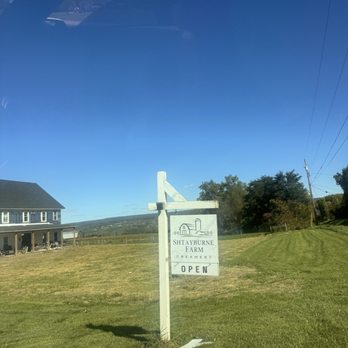 Shtayburne Farm - Entrance - Farmers Market Near Me - Rock Stream, New York Shtayburne Farm - Entrance - Farmers Market Near Me - Rock Stream, New York