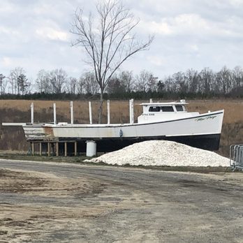 Wind Vineyards At Laurel Grove - Deadrise boat - Wineries Near Me - Tappahannock, Virginia Wind Vineyards At Laurel Grove - Deadrise boat - Wineries Near Me - Tappahannock, Virginia