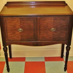 Redeux Vintage Furniture - Compact Mahogany Server
