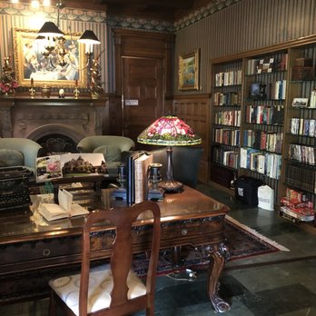Buhl Mansion Guesthouse & Spa - Library - Venues & Event Spaces Near Me - Sharon, Pennsylvania