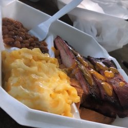 Dap's Kitchen and Grill - 3 rib plate with mac & cheese, baked beans, and bread.