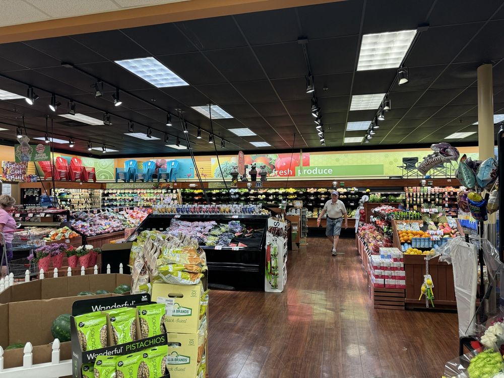 TOPS FRIENDLY MARKETS Updated October 2024 11 Photos & 13 Reviews