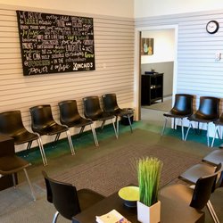 Kincaid's Is Music - Lesson waiting area