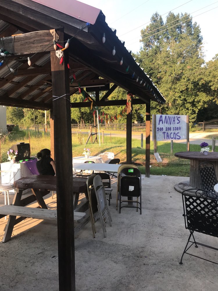 Anna's Tacos Logo