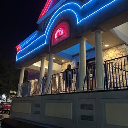 Blue Swan Diner - Me brudda Geoff G (he's single ladies) and the fabulous exterior of the Swan diner.