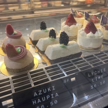 Tiny Pyramid - Cafes Near Me - Honolulu, Hawaii