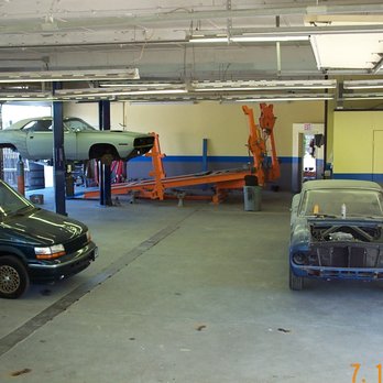 Brown's Auto Center - Auto Repair Near Me - Pawcatuck, Connecticut