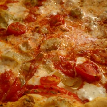 Armando's - Caprese pizza, add artichokes - Pizza Near Me - Winter Park, Florida