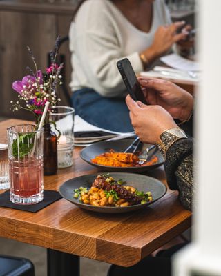 Isla & Co. - Williamsburg by null