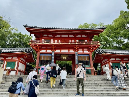 Yasaka Shrine by null
