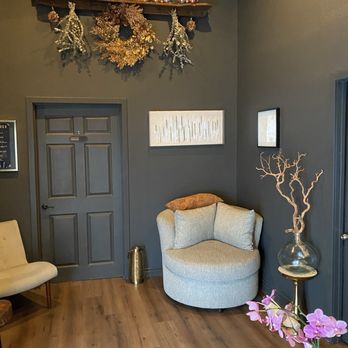 Mantra Karuna - Reception corner - Massage Therapy Near Me - Carlsbad, California Mantra Karuna - Reception corner - Massage Therapy Near Me - Carlsbad, California