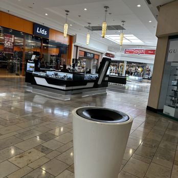 Broward Mall - Shopping Centers Near Me - Plantation, Florida Broward Mall - Shopping Centers Near Me - Plantation, Florida
