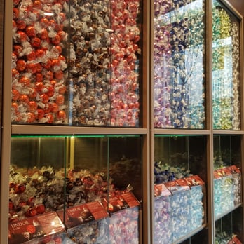 Lindt - Chocolatiers & Shops Near Me - Madrid, M