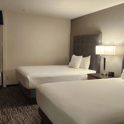 Drury Inn & Suites St. Louis Collinsville