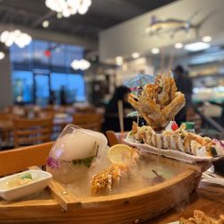 Blue Fish - Sushi boat