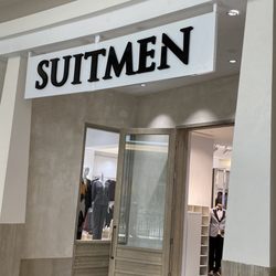 Suitmen - Entrance