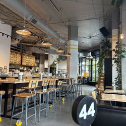 Grassa - Indoor seating area